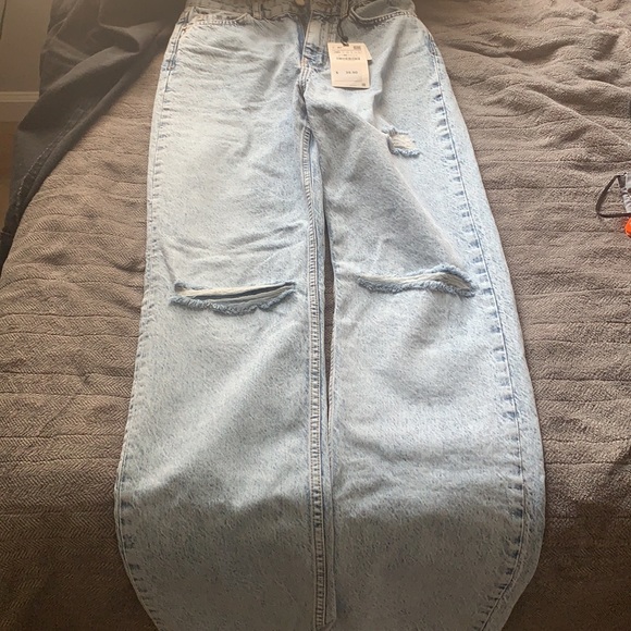 Zara jeans never been worn tag still attached - Picture 2 of 2